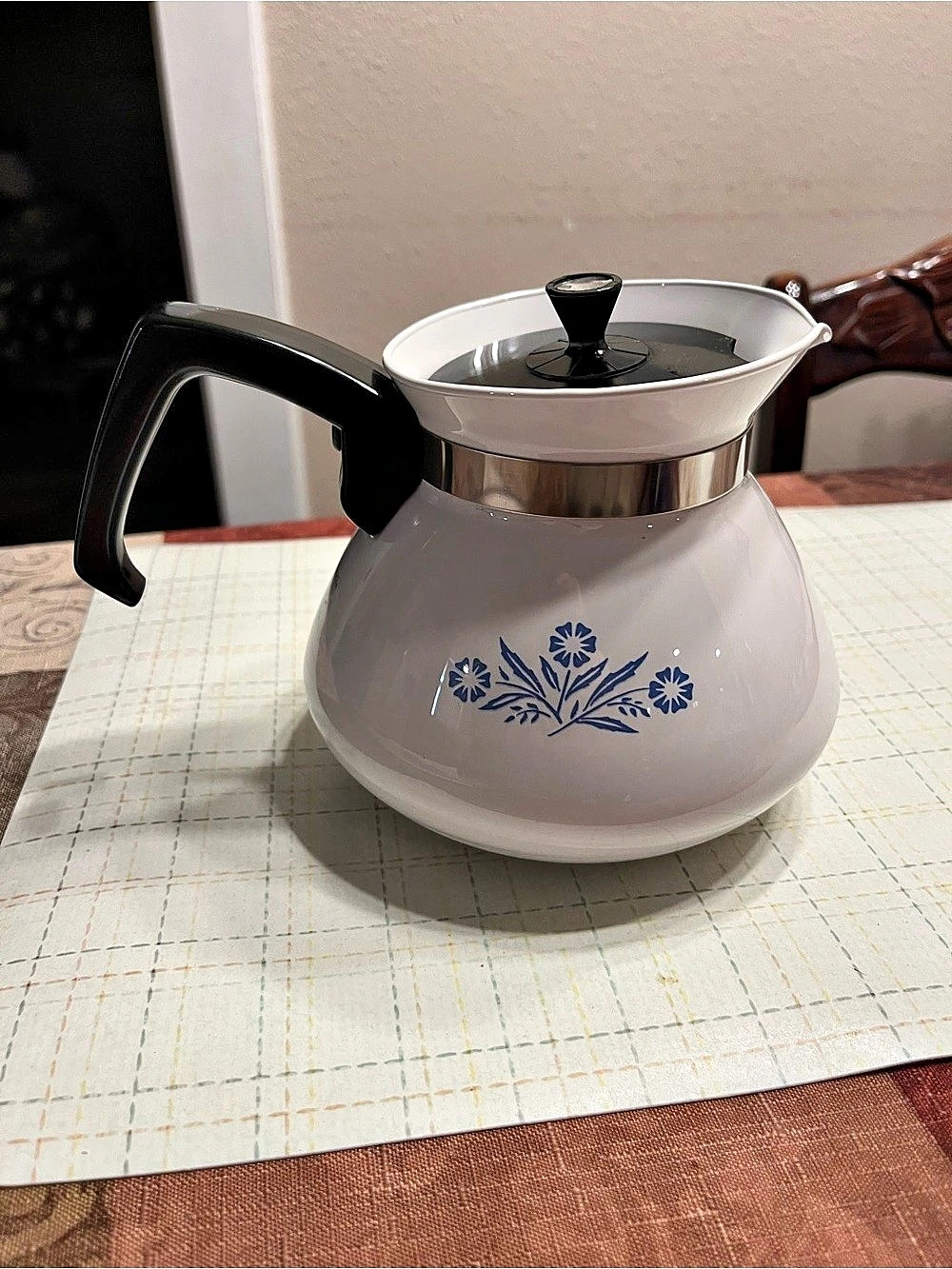CorningWare Blue Cornflower 6-Cup Teapot P-104 White & Blue